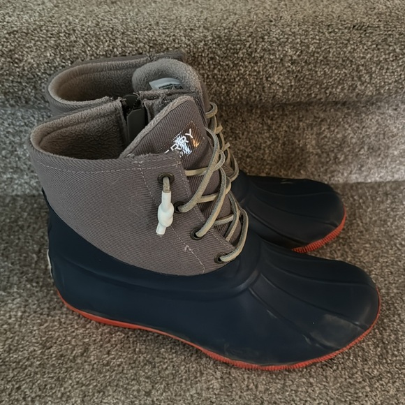 Sperry duck boots, women’s size 8. Orange, blue, and light brown in color, worn. - Picture 4 of 8
